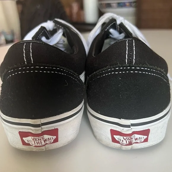 Like New! Vans Black and White Old Skool Sneakers casual OG skater surfer 70s - Picture 4 of 6